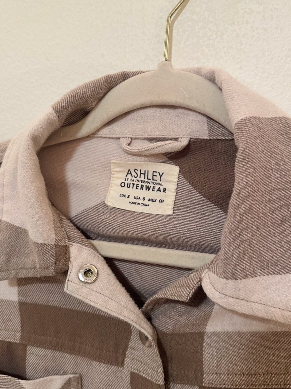 Tan Plaid Cropped Flannel - Size Small - Picture 2 of 5